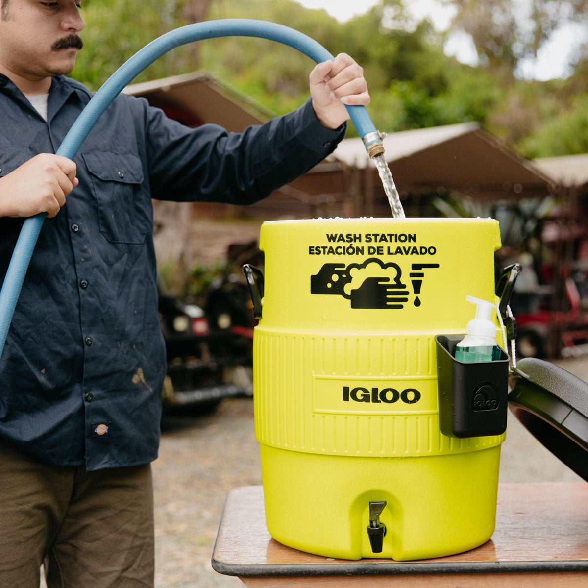 5-gallon-handwash-station-p1 00042260_lifestyle1.jpg