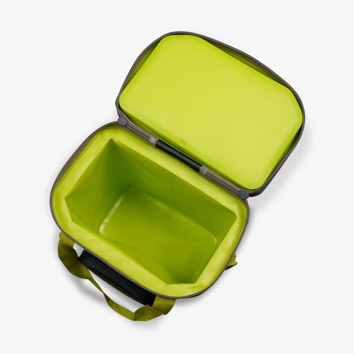 trailmate-32-can-backpack-o7 00066774-O2.jpg