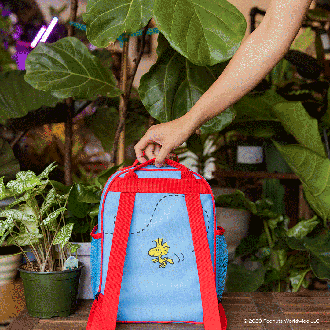 snoopy-mini-convertible-backpack-cooler-b2 Peanuts_Part_2_NATIVE_PDP_Backpack.gif